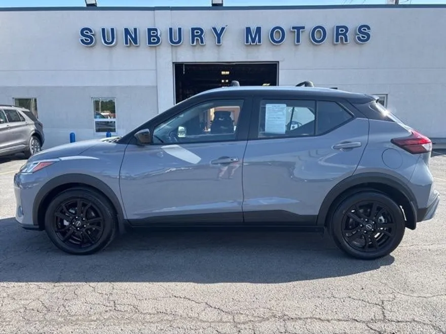 2023 Nissan Kicks SV photo 1