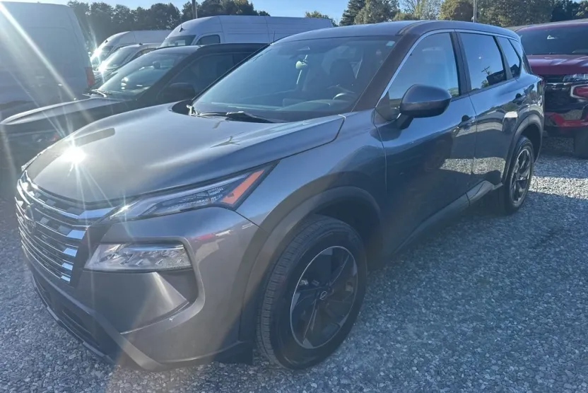 2024 Nissan Rogue SV photo 1