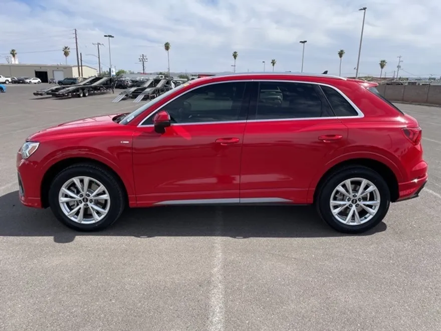 2023 Audi Q3 S line Premium Plus photo 1