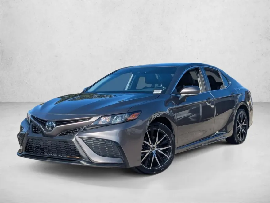 2024 Toyota Camry SE photo 1