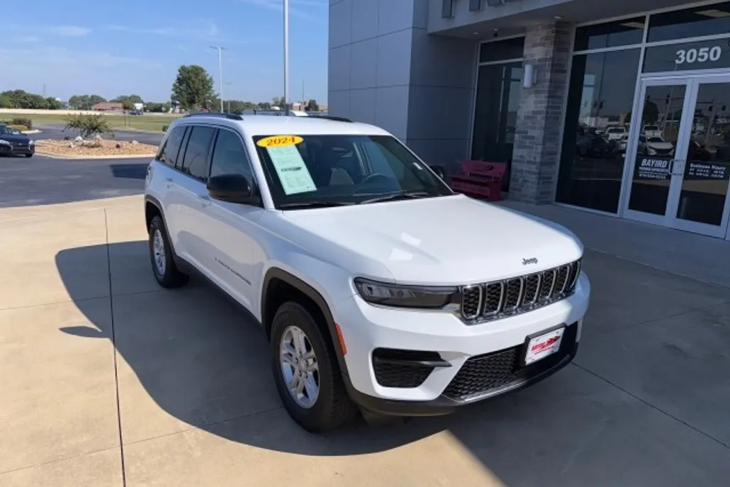 2024 Jeep Grand Cherokee Laredo photo 1