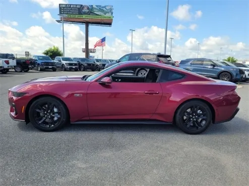 2025 Ford Mustang GT photo 4