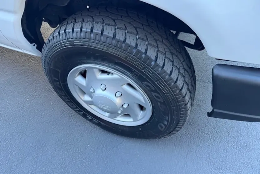 2014 Ford E-250 photo 1