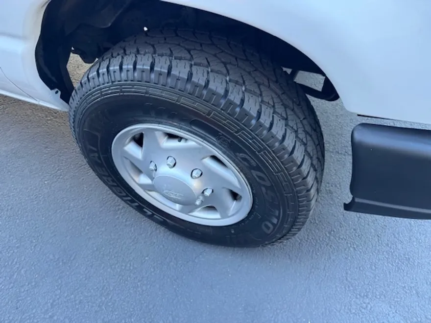 2014 Ford E-250 photo 1