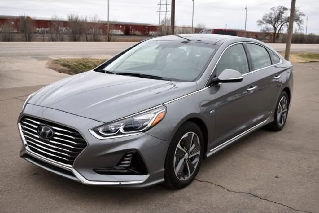 2018 Hyundai Sonata Hybrid Limited photo 1
