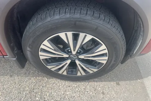 2022 Nissan Rogue SV photo 2
