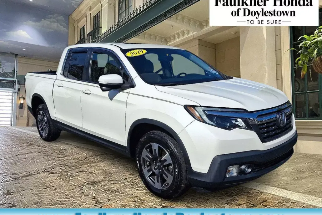 2019 Honda Ridgeline RTL-T photo 1