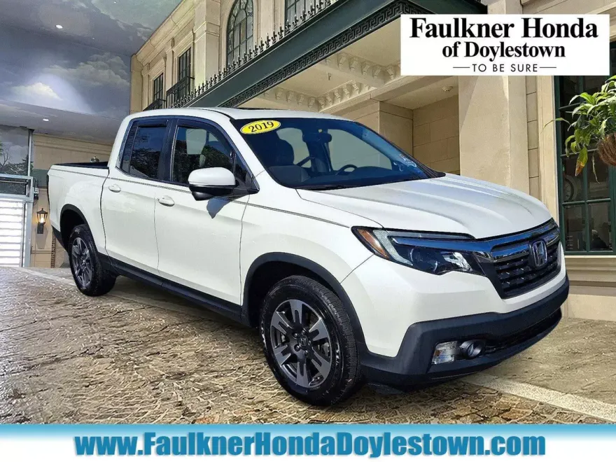 2019 Honda Ridgeline RTL-T photo 1