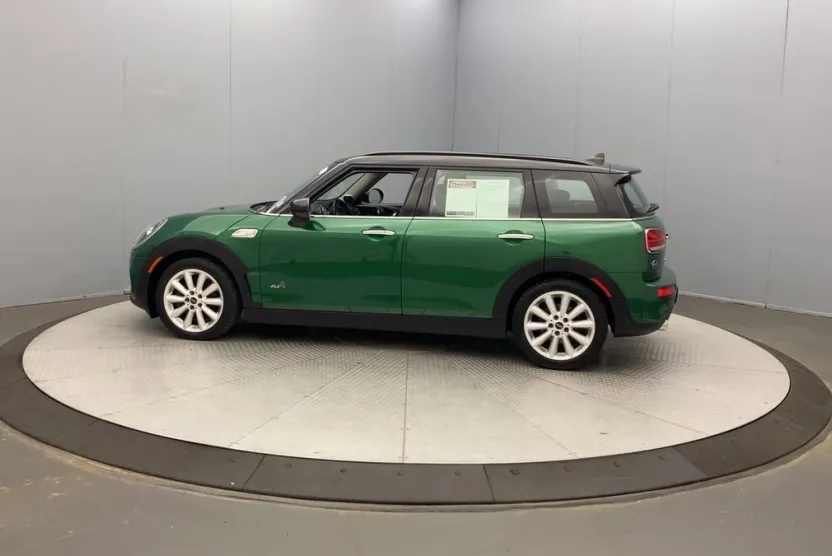 2020 Mini Clubman Base S ALL4 photo 1