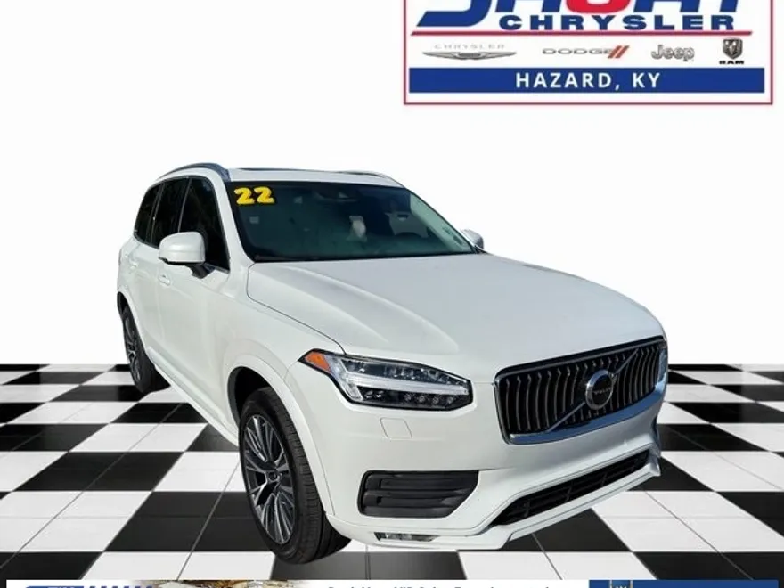 2022 Volvo XC90 T5 Momentum photo 1
