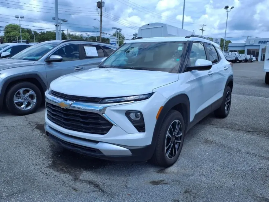 2024 Chevrolet Trailblazer LT photo 1