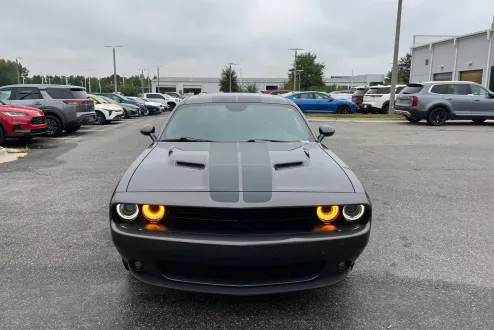 2022 Dodge Challenger SXT photo 3