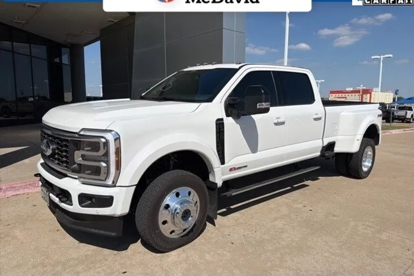 2025 Ford F-450 Platinum photo 1