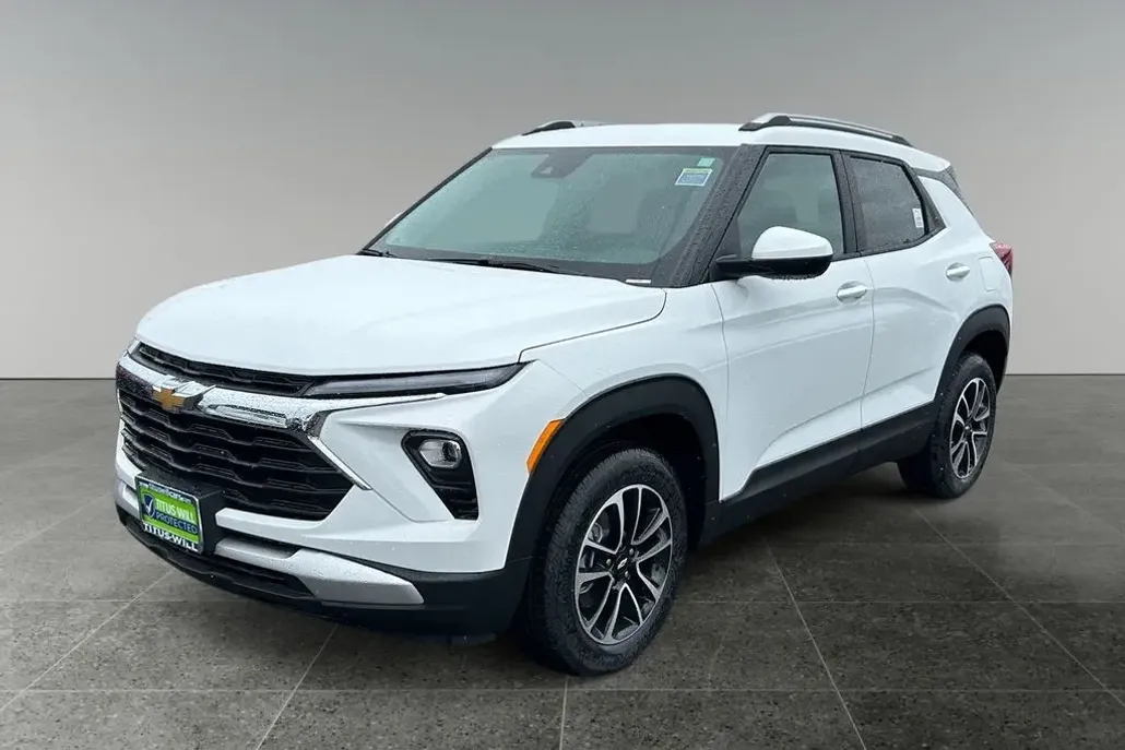 2025 Chevrolet Trailblazer LT photo 1