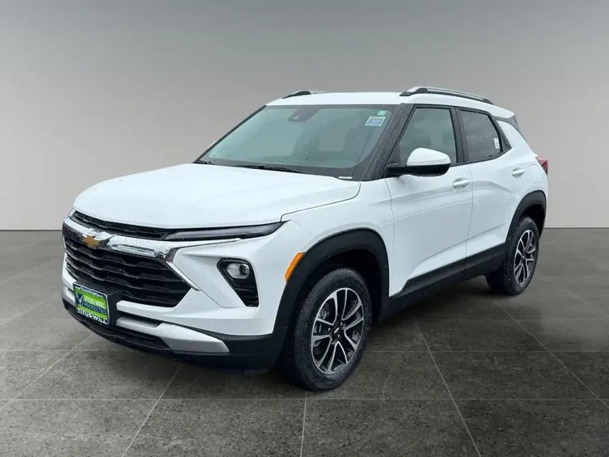 2025 Chevrolet Trailblazer LT photo 1
