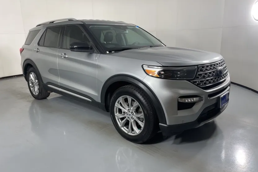 2024 Ford Explorer Limited photo 1