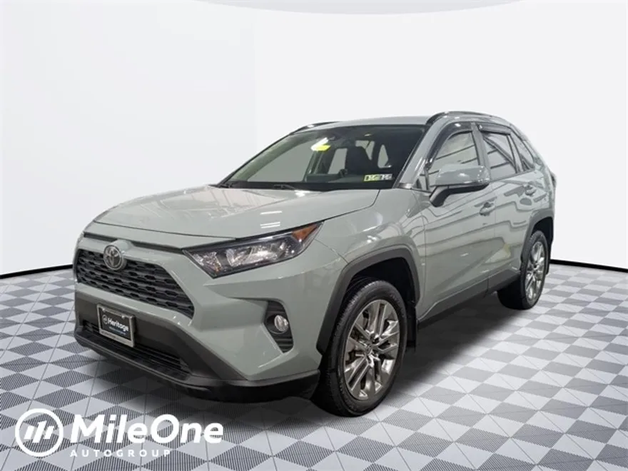 2020 Toyota RAV4 XLE Premium photo 1