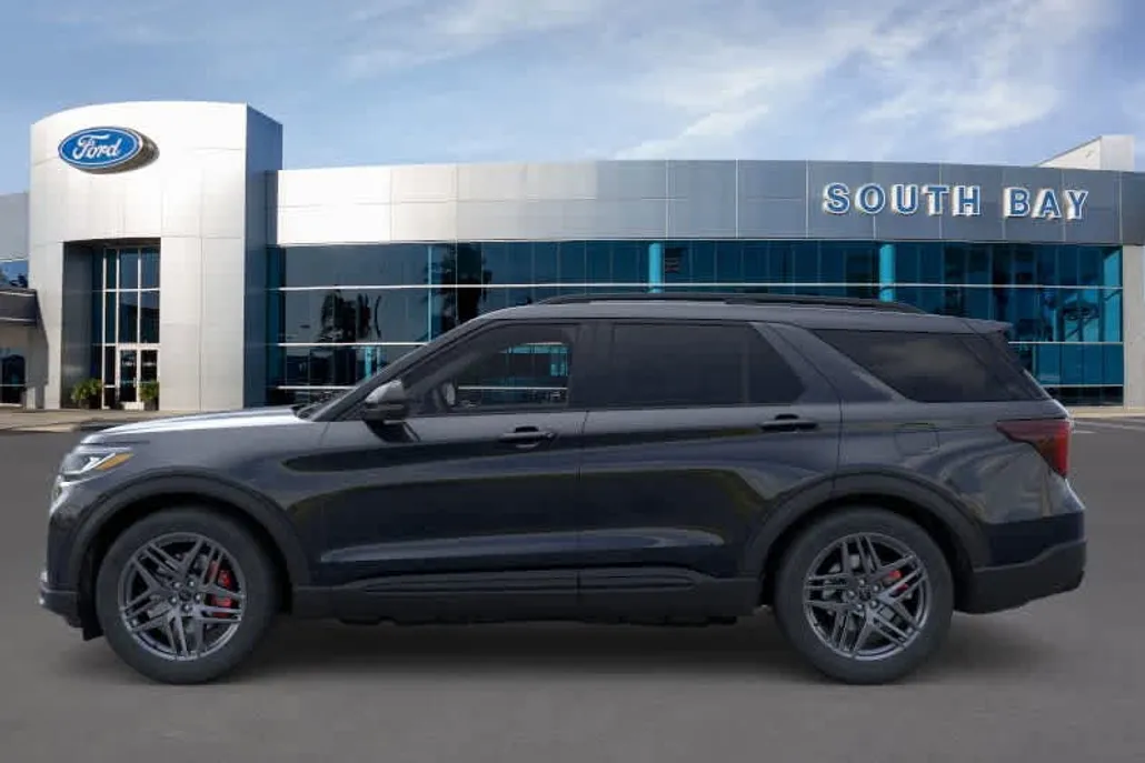 2025 Ford Explorer ST photo 1