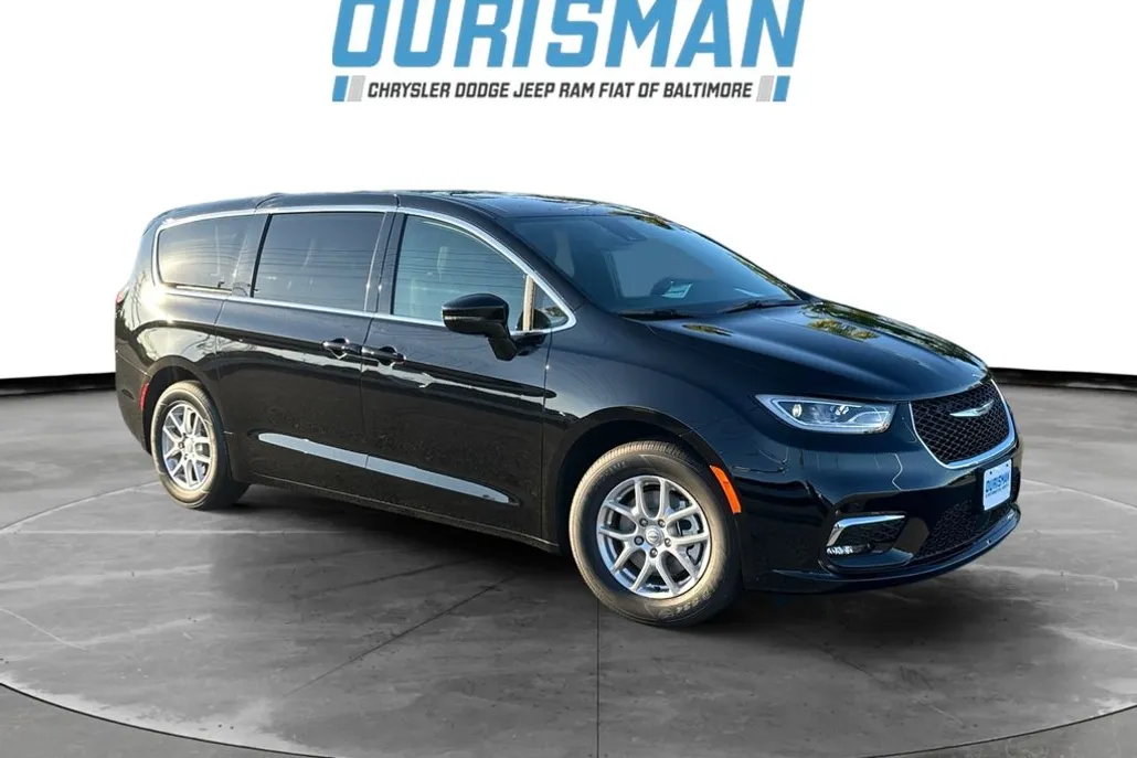 2026 Chrysler Pacifica photo 1