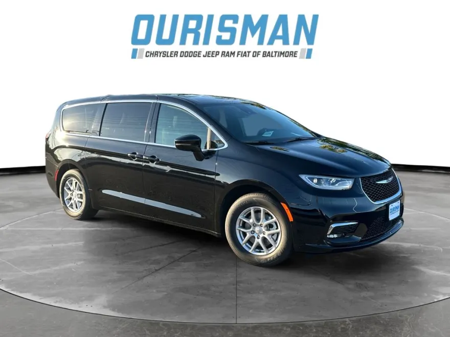 2026 Chrysler Pacifica photo 1