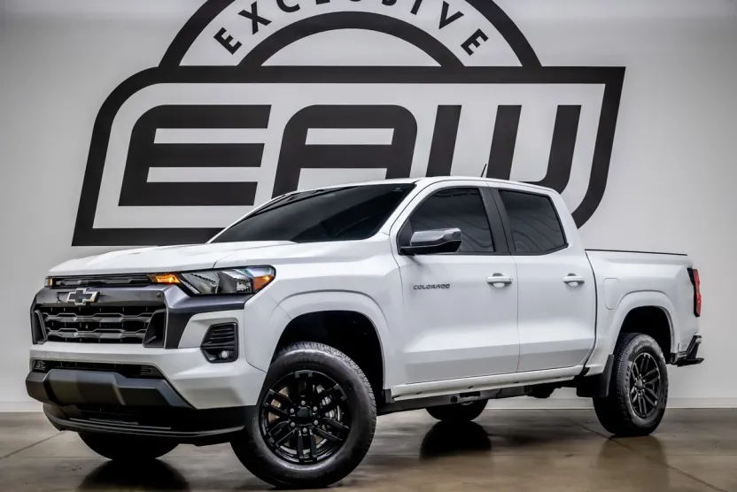 2023 Chevrolet Colorado LT photo 1