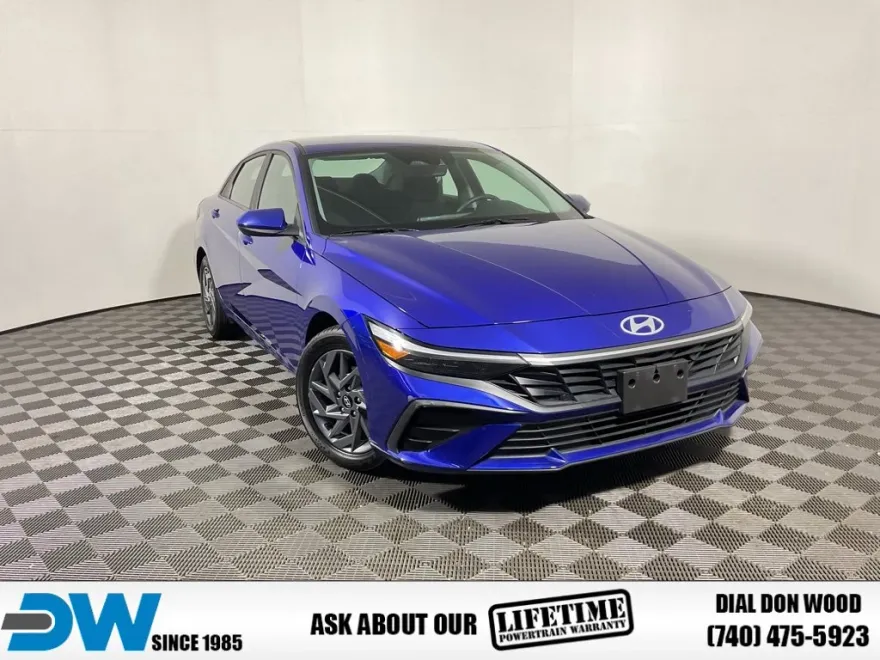 2024 Hyundai Elantra SEL photo 1