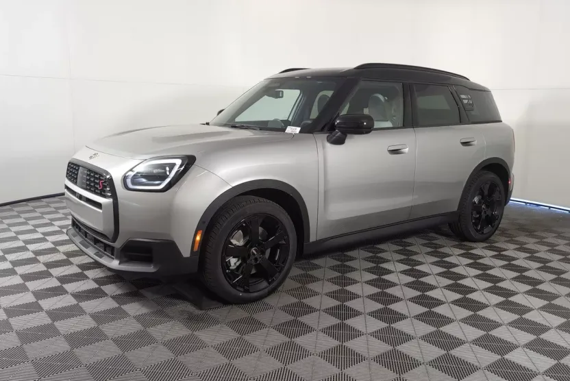 2026 Mini Countryman Iconic S ALL4 photo 1