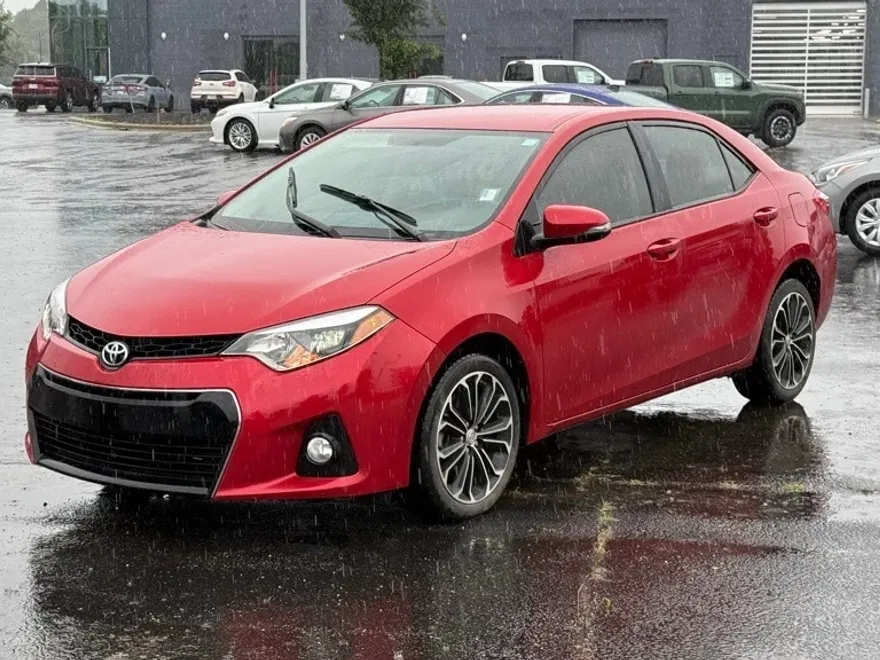 2014 Toyota Corolla Plus photo 1