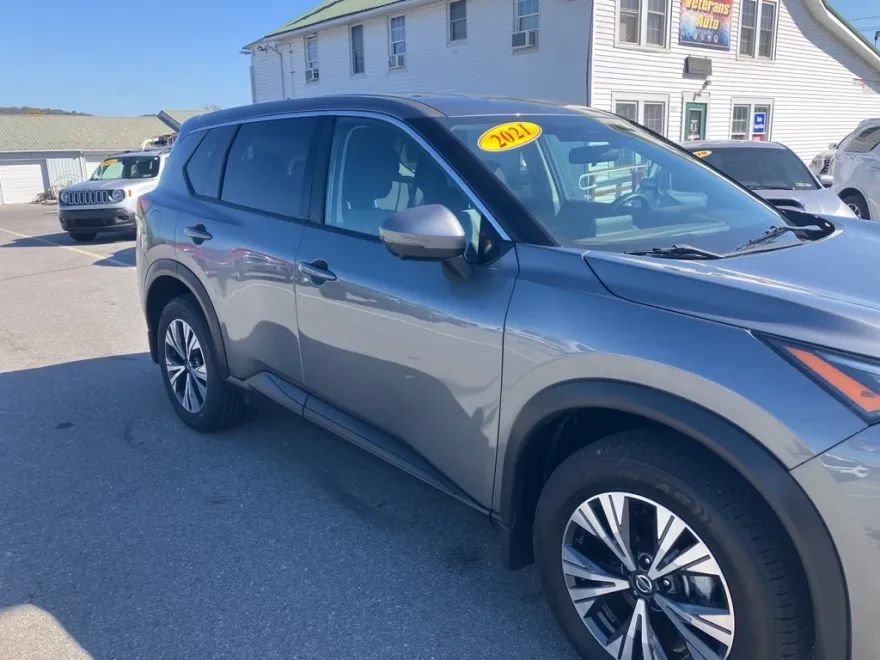 2021 Nissan Rogue SV photo 1
