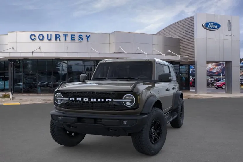 2025 Ford Bronco Outer Banks photo 1