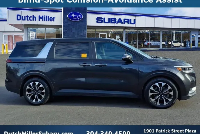 2024 Kia Carnival EX photo 1
