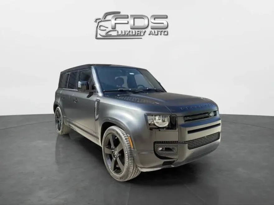 2025 Land Rover Defender 110 V8 photo 1