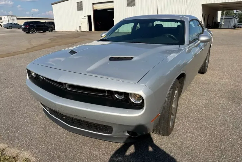 2020 Dodge Challenger SXT photo 1
