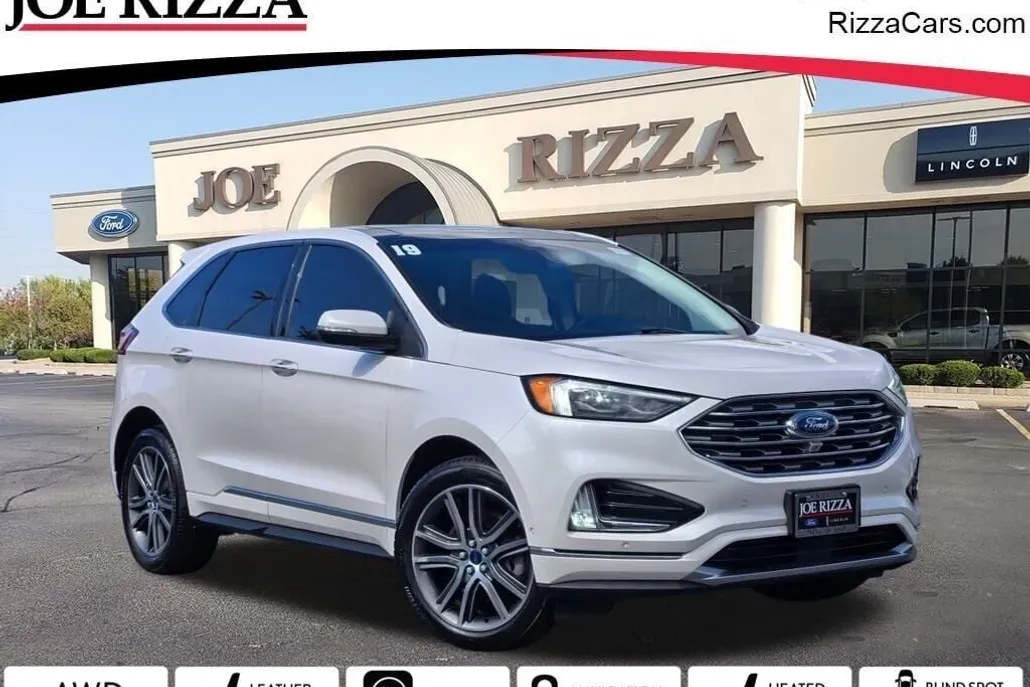 2019 Ford Edge Titanium photo 1