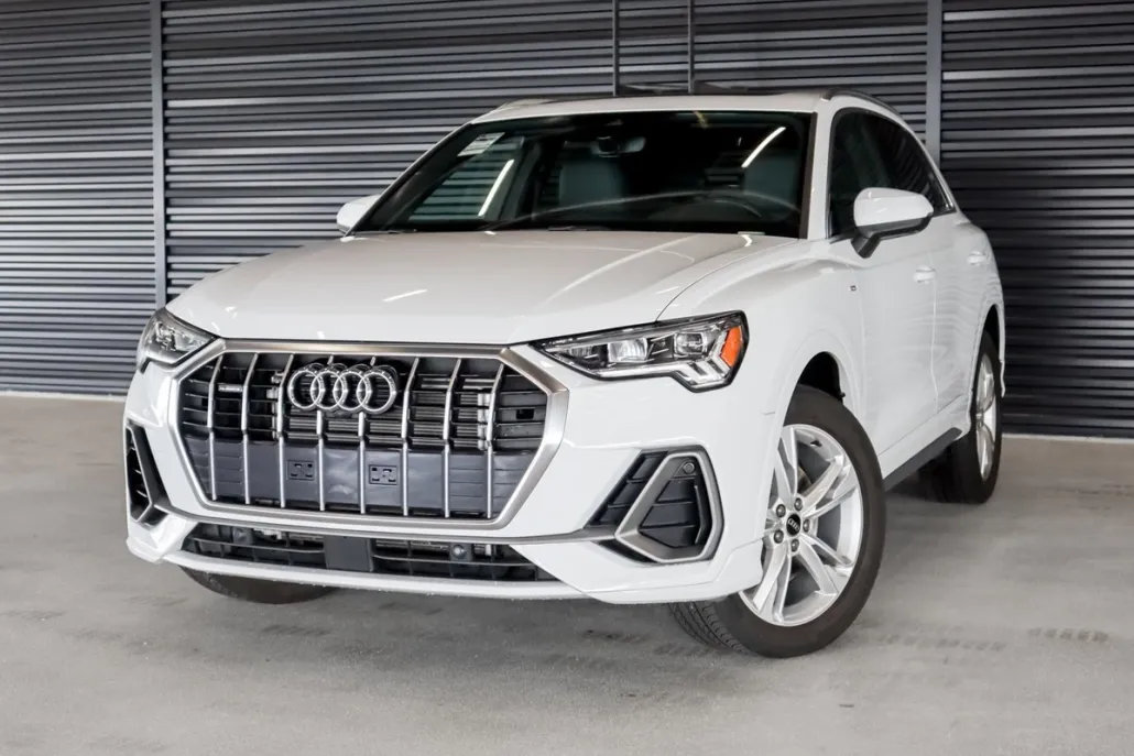 2022 Audi Q3 S line Premium Plus photo 1