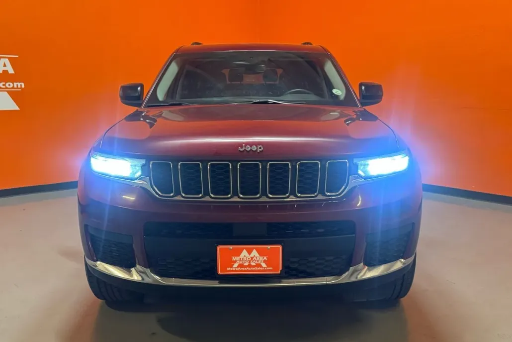 2023 Jeep Grand Cherokee Laredo photo 1