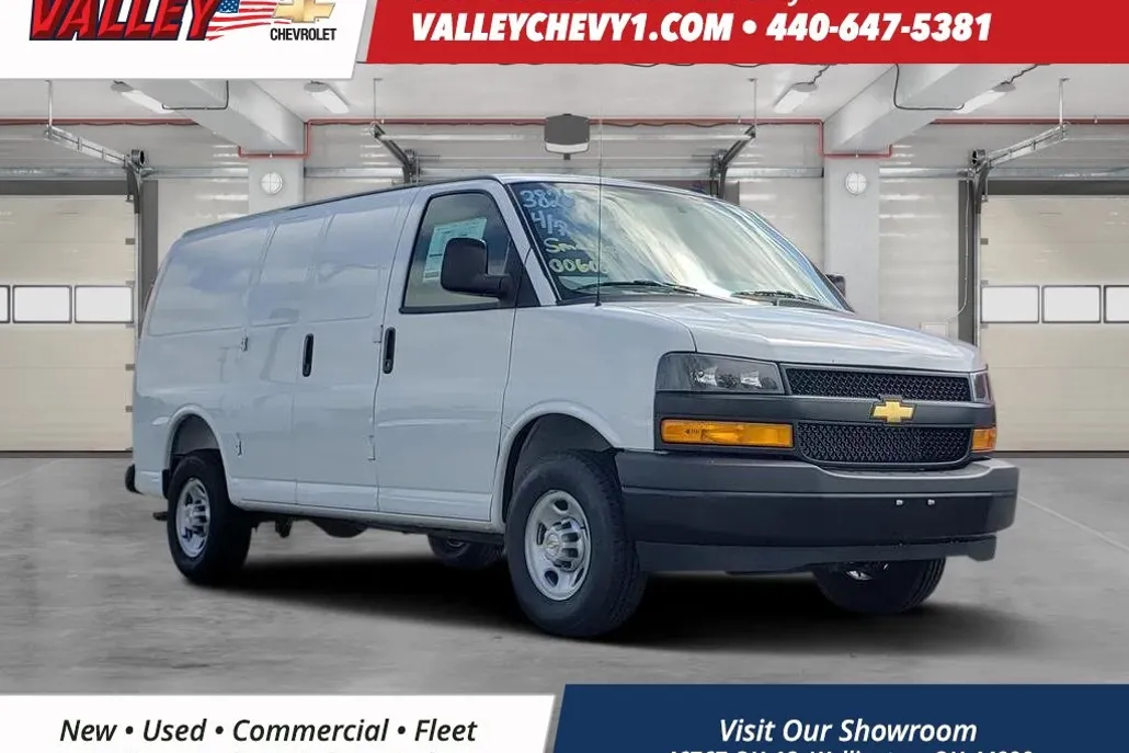 2025 Chevrolet Express 2500 Cargo photo 1
