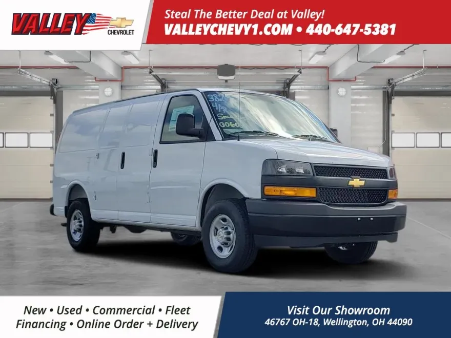 2025 Chevrolet Express 2500 Cargo photo 1
