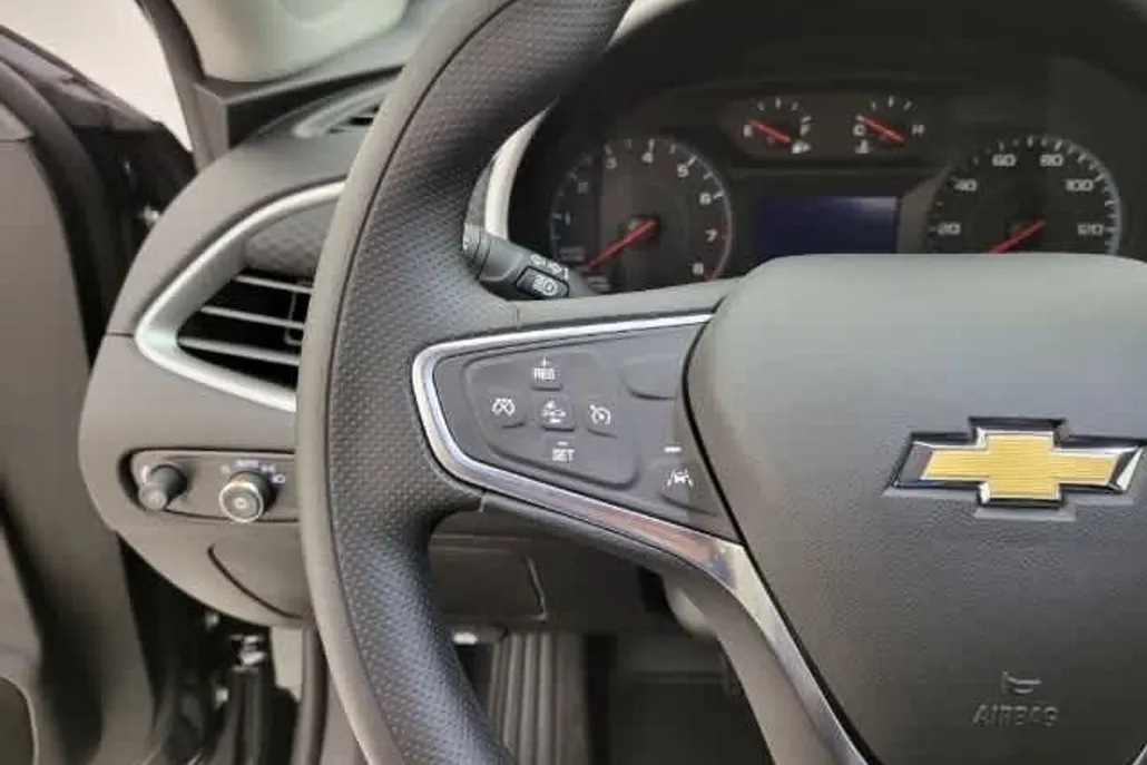 2025 Chevrolet Malibu LS photo 1