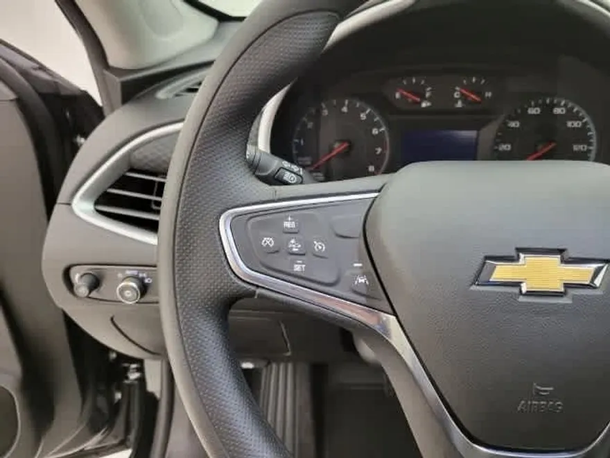 2025 Chevrolet Malibu LS photo 1