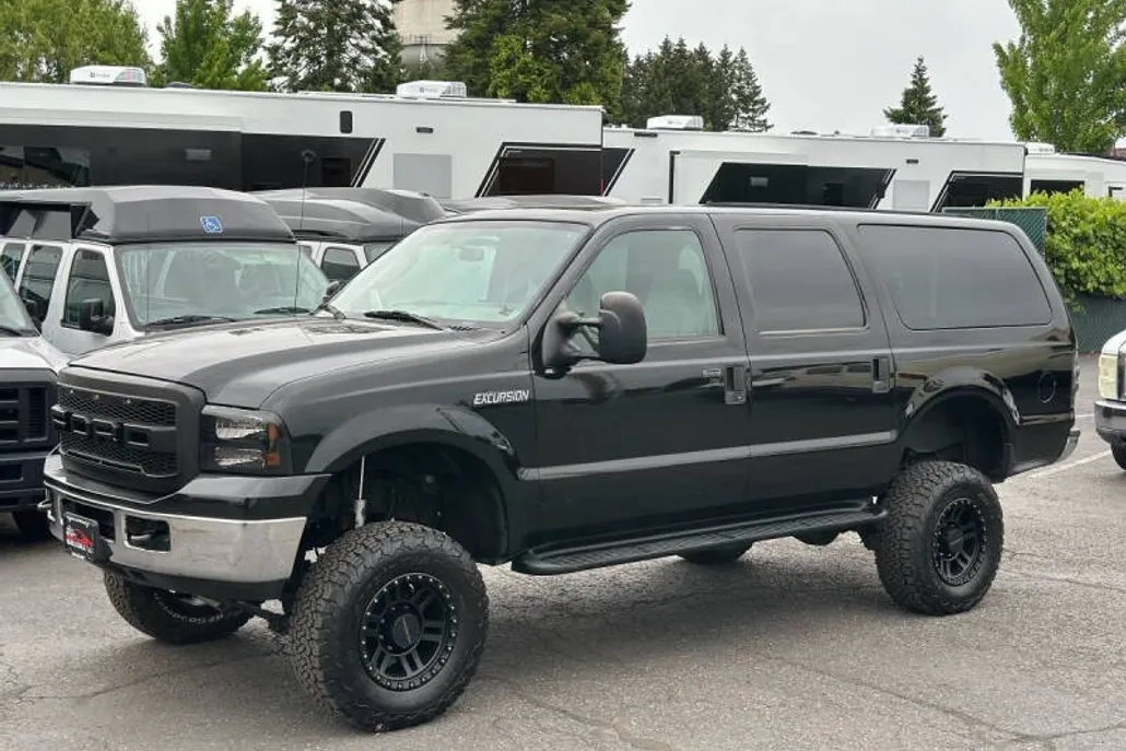 2005 Ford Excursion XLT photo 1