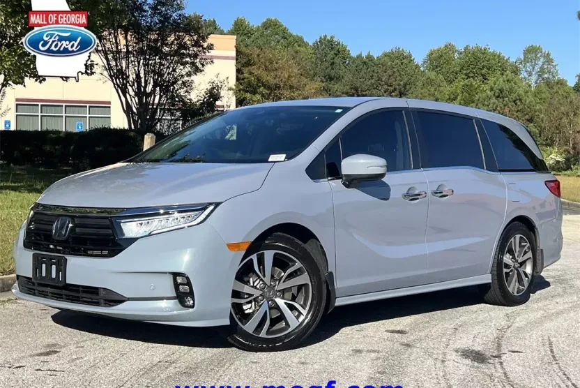 2023 Honda Odyssey Touring photo 1