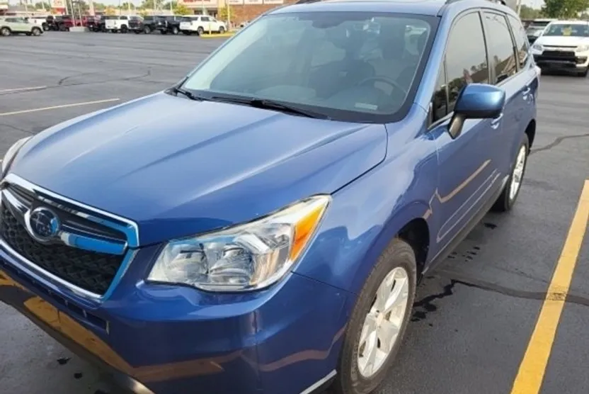 2016 Subaru Forester 2.5i Premium photo 1