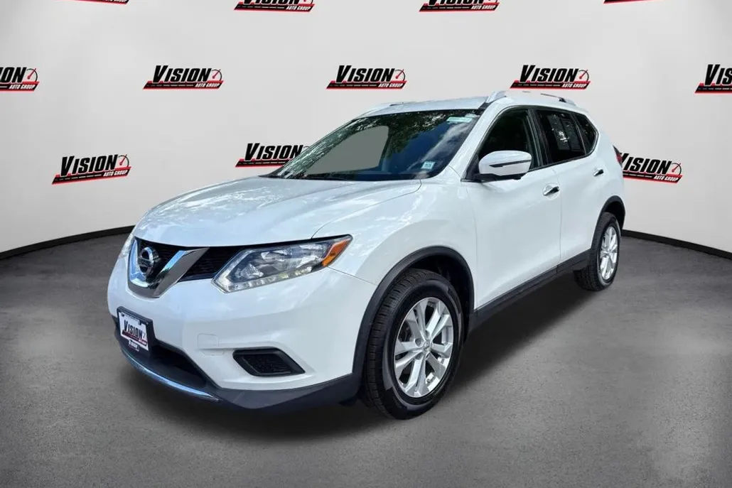 2016 Nissan Rogue SV photo 1