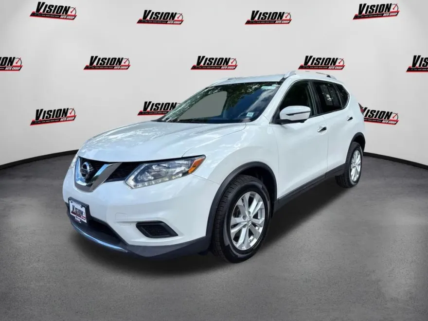 2016 Nissan Rogue SV photo 1
