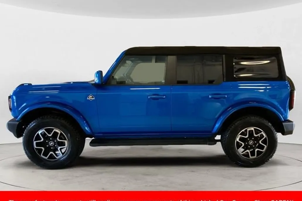 2023 Ford Bronco Base photo 1