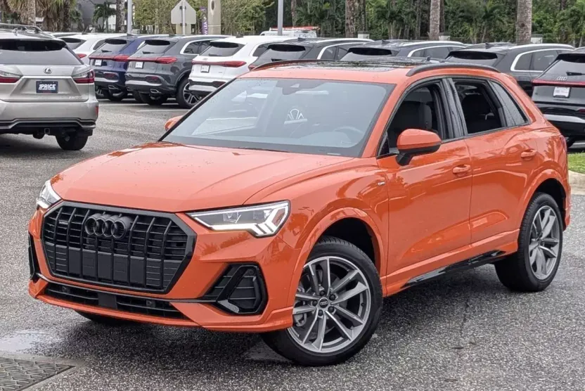 2024 Audi Q3 S line Premium photo 1