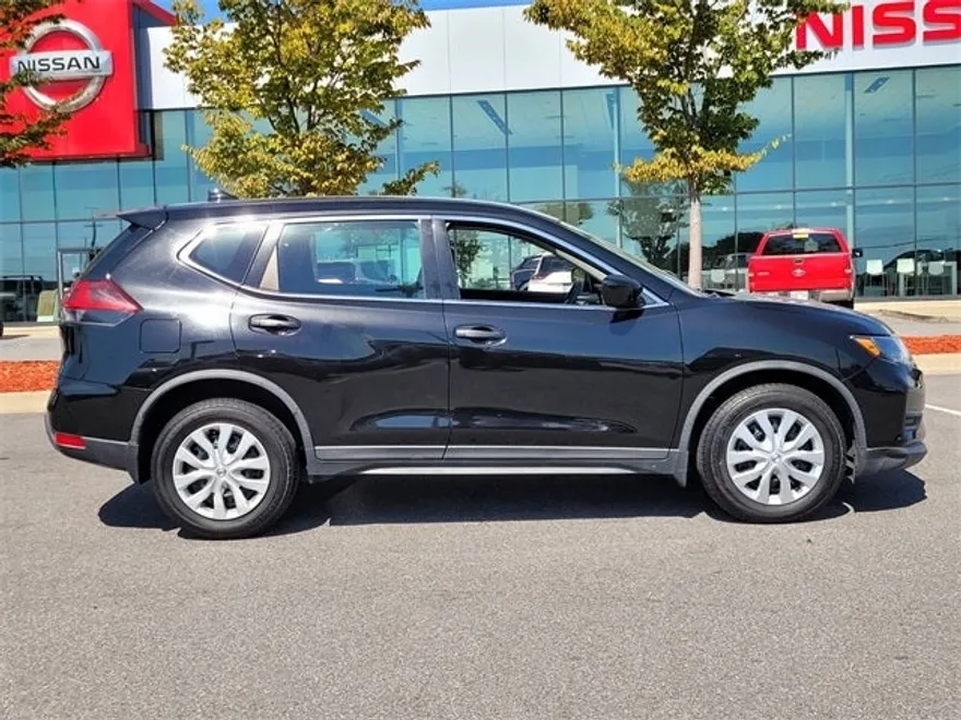 2018 Nissan Rogue S photo 1