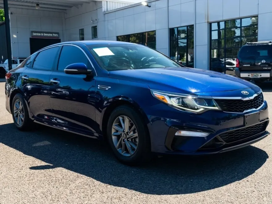 2019 Kia Optima LX photo 1