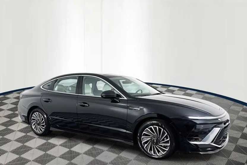 2024 Hyundai Sonata Hybrid Limited photo 1